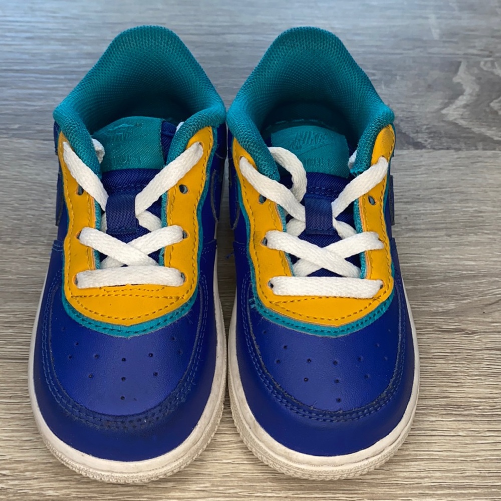 Nikes!!! Summer colors HOT DEAL!